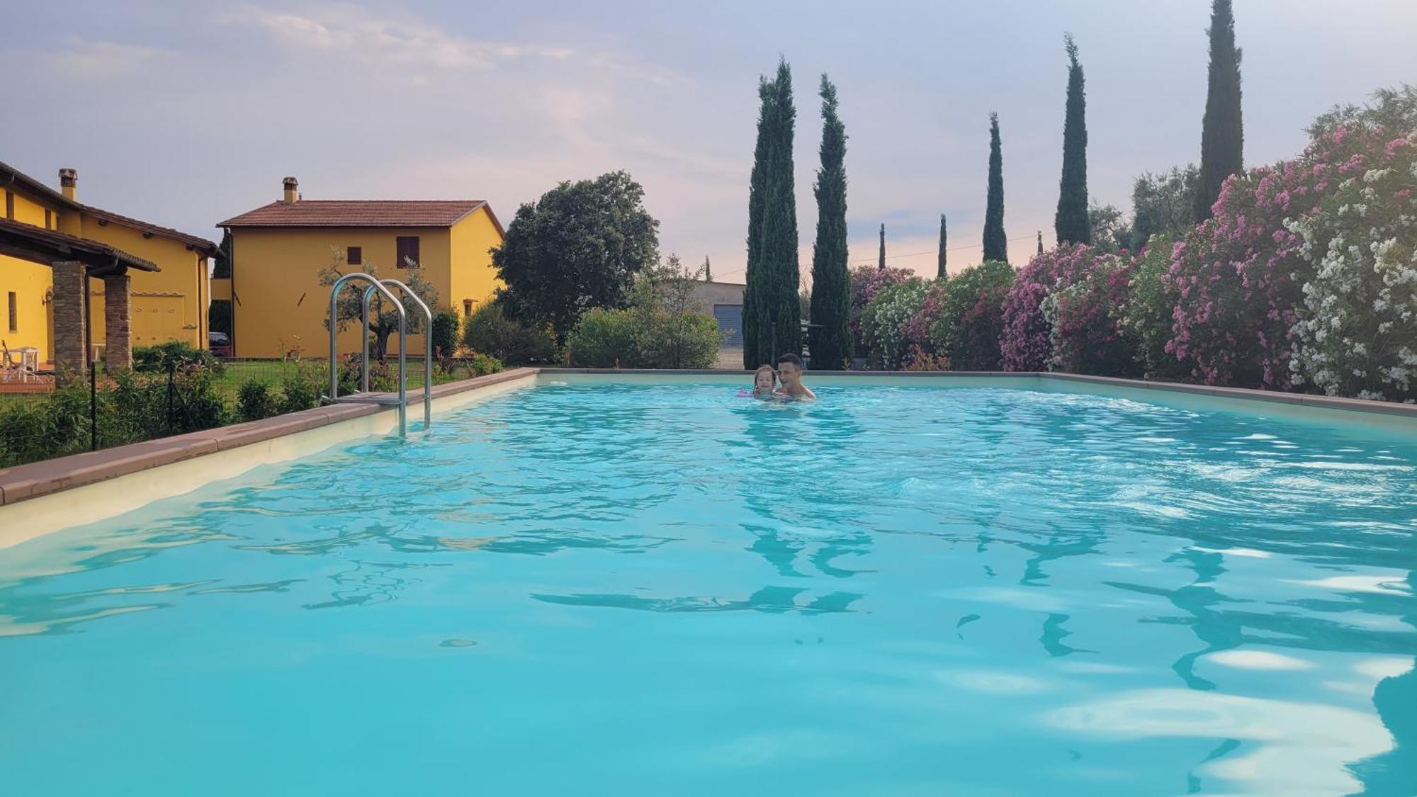 Agriturismo Podere Casalone Limite Eksteriør billede